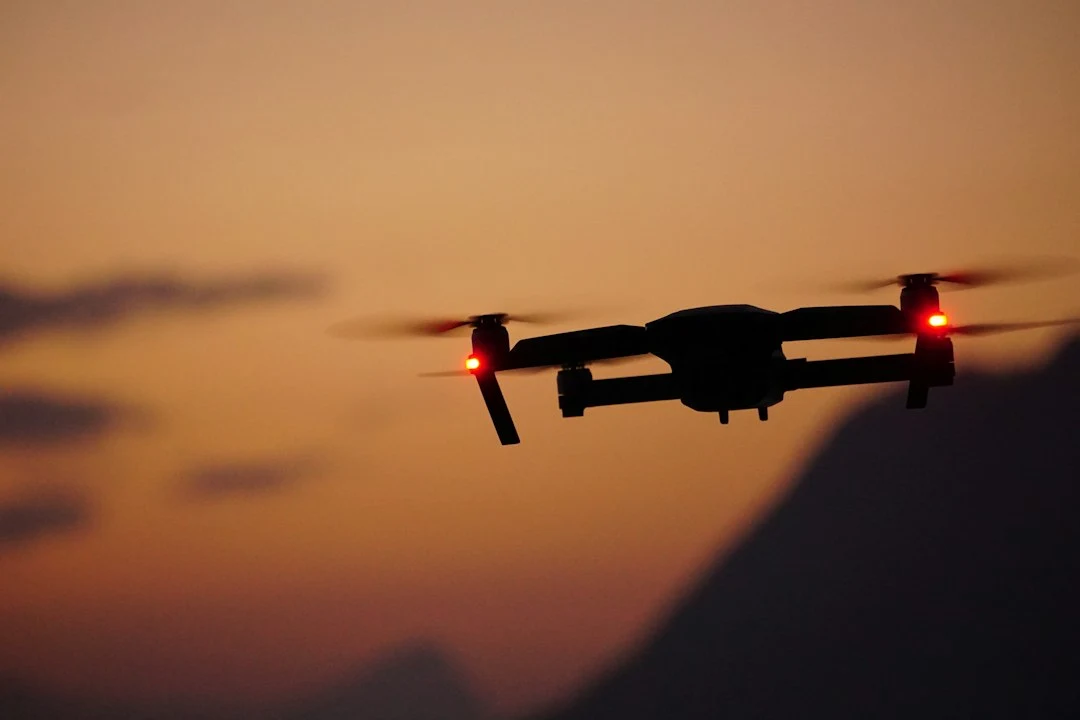DJI Neo 3: Novi dizajn i ekran na daljinskom upravljaču